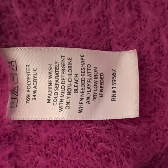 Willow & Wind Cozy Magenta Sweater - Picture 4 of 5